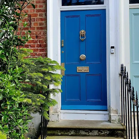 Charming Victorian House Apartment Whitby Exterior photo