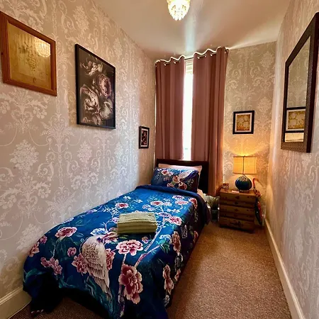 Charming Victorian House Apartment Whitby Exterior photo